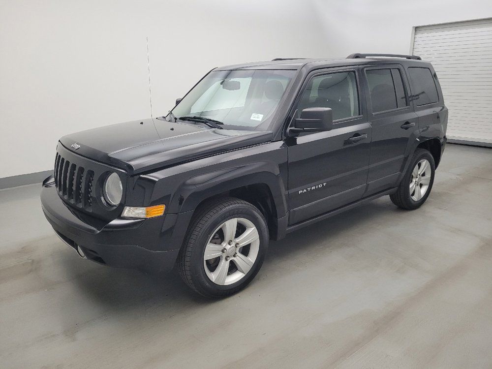 Used 2017 Jeep Patriot Latitude FWD image 2