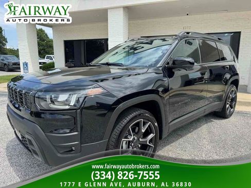 Used 2026 Jeep Cherokee Overland w/ Trailer Tow Group AWD/4WD image 2