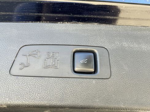 Used 2022 Lincoln Corsair Standard w/ Premium Package image 32