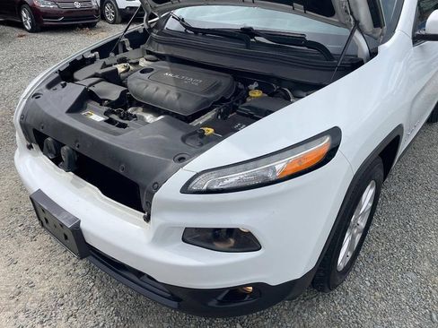 Used 2015 Jeep Cherokee Latitude AWD/4WD image 23