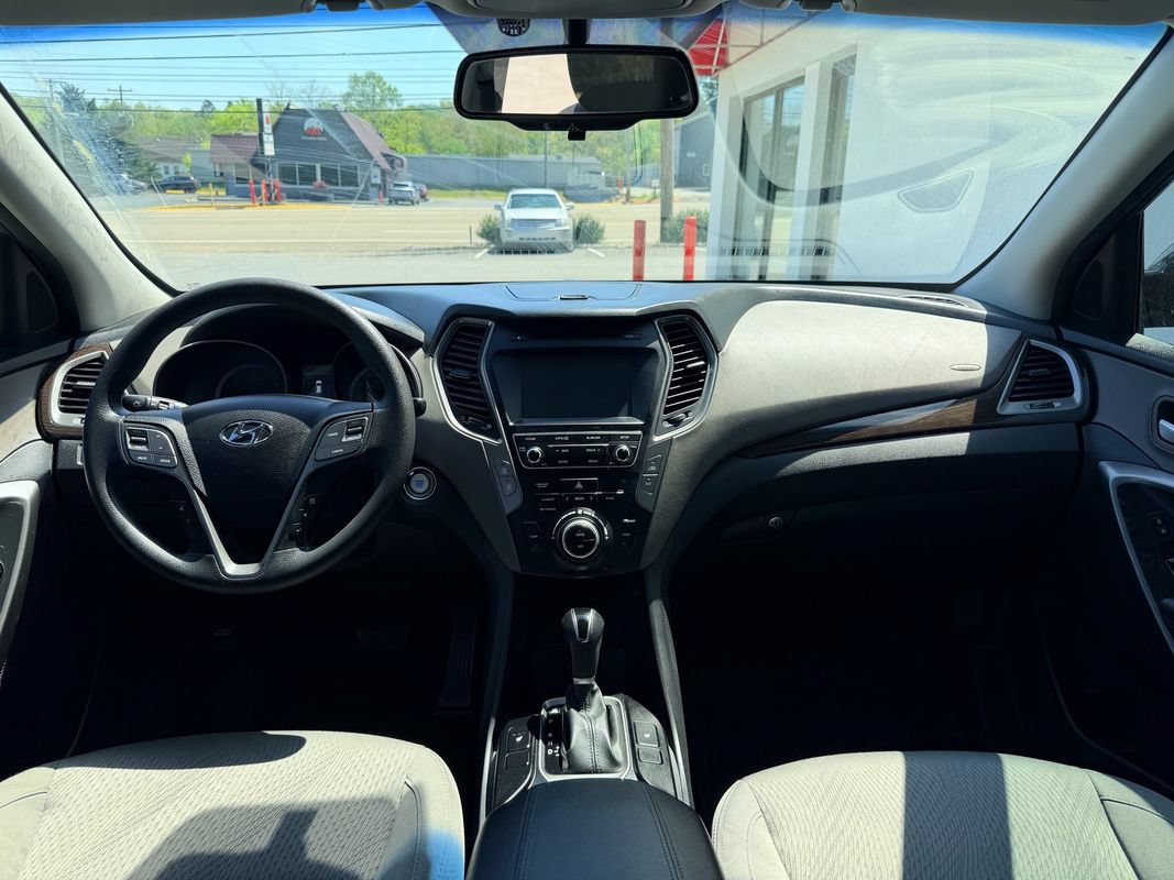 Used 2018 Hyundai Santa Fe Sport w/ 2.4L Value Package 02 FWD image 18