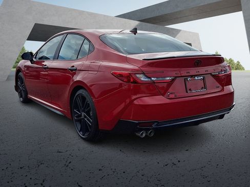 Used 2026 Toyota Camry Hybrid w/ Multimedia Upgrade Package image 4