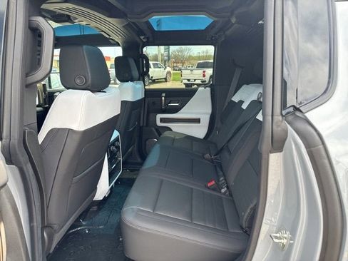 New 2024 GMC Hummer EV 2X w/ Extreme Off-Road Package image 11