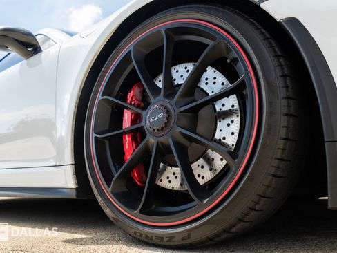 Used 2018 Porsche 911 GT3 w/ Sport Chrono Package RWD image 19