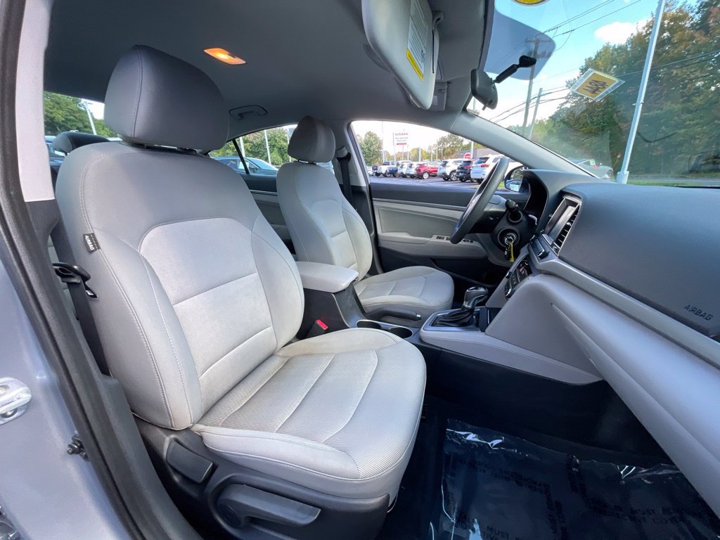 Used 2017 Hyundai Elantra SE FWD image 17