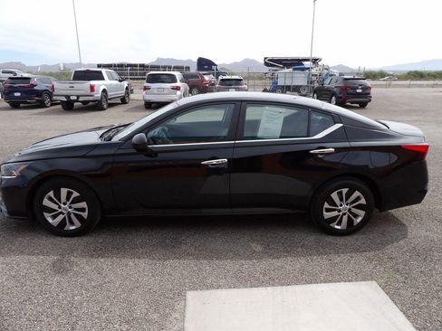 Used 2023 Nissan Altima 2.5 S FWD image 5