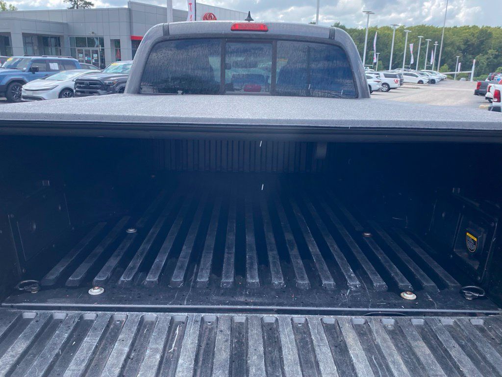 Used 2014 Toyota Tacoma 4x4 Double Cab w/ Limited Package image 11