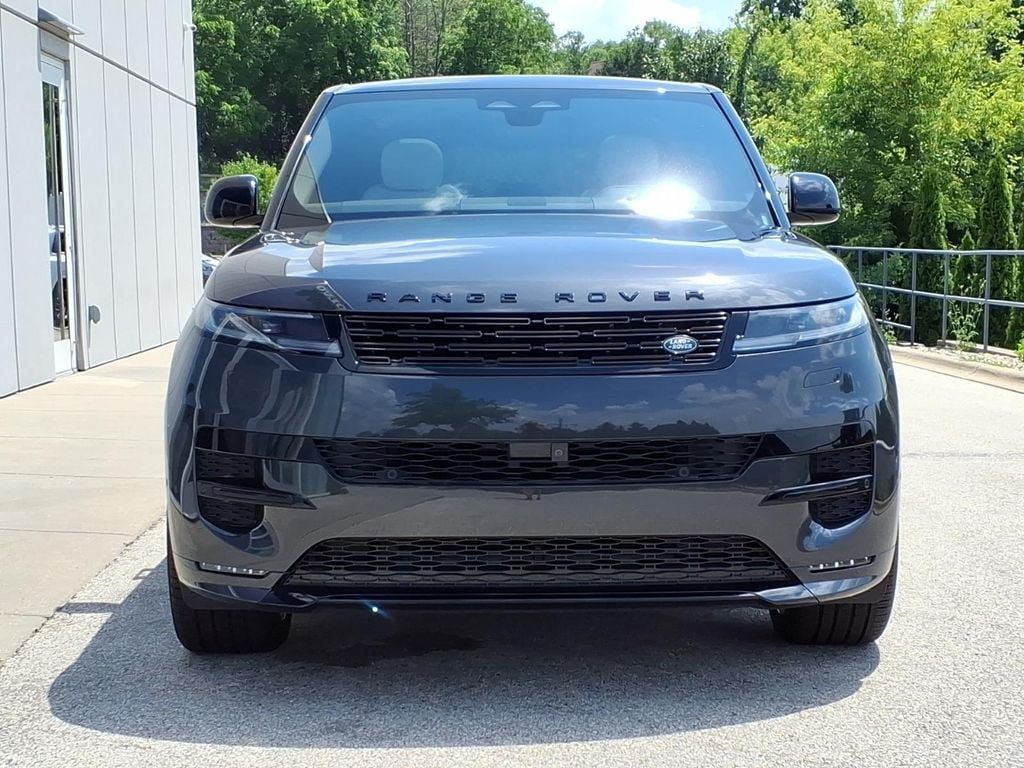 New 2025 Land Rover Range Rover Sport Dynamic SE AWD/4WD image 2