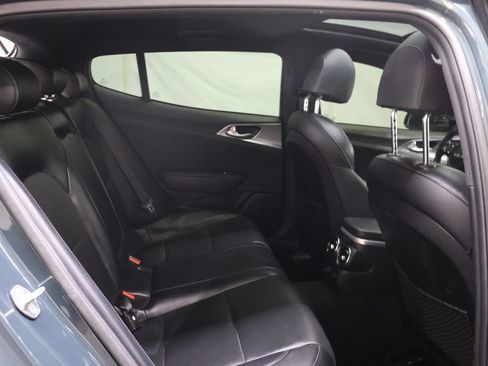 Used 2022 Kia Stinger GT1 RWD image 12