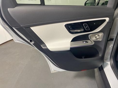 Used 2026 Mercedes-Benz GLC 300 4MATIC image 27