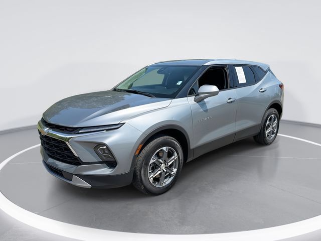 Certified 2025 Chevrolet Blazer LT FWD image 1