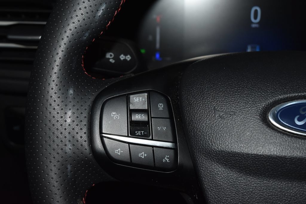 Used 2024 Ford Escape ST-Line w/ Tech Pack #1 FWD image 7
