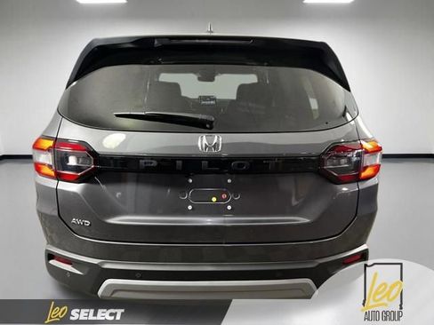 Used 2025 Honda Pilot EX-L image 4