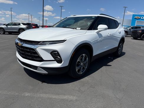 Used 2024 Chevrolet Blazer LT w/ Convenience Package FWD image 7