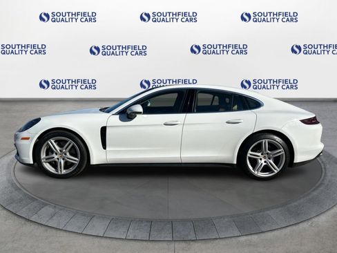 Used 2019 Porsche Panamera 4S image 3