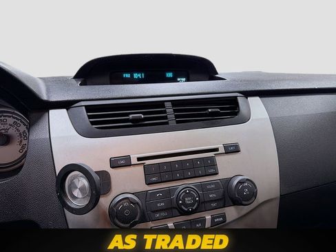 Used 2011 Ford Focus SE image 13