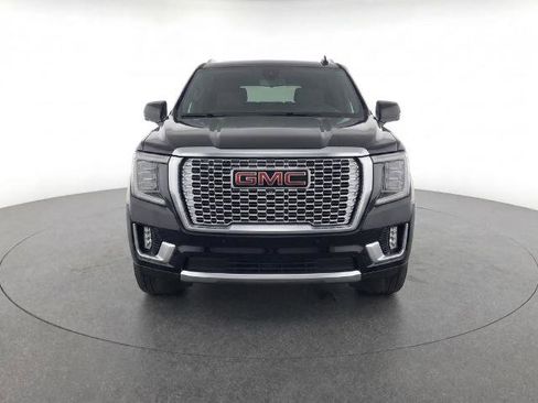 Used 2021 GMC Yukon Denali w/ Denali Premium Package AWD/4WD image 5