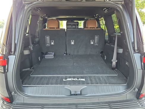 Used 2024 Lexus GX 550 w/ Accessory Package (2T) AWD/4WD image 36