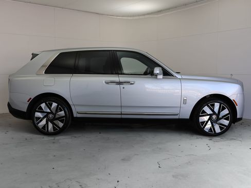 New 2026 Rolls-Royce Cullinan image 5