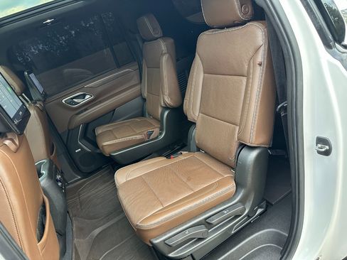 Used 2021 Chevrolet Suburban High Country image 18