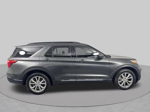 Used 2020 Ford Explorer XLT w/ Equipment Group 202A AWD/4WD image 38