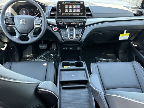 New 2026 Honda Odyssey Touring image 10
