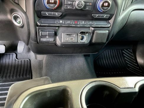 Used 2021 Chevrolet Silverado 2500 LTZ AWD/4WD image 16