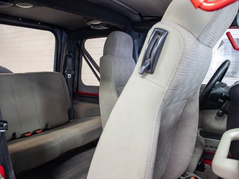 Used 2004 Jeep Wrangler Sport image 21