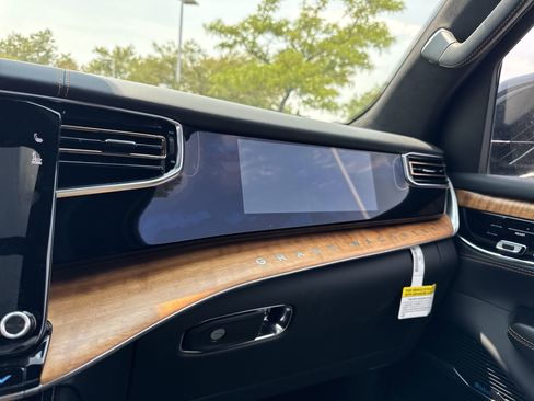 New 2024 Jeep Grand Wagoneer Series III w/ Flexible Seating Group image 21