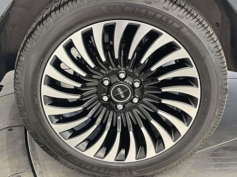 Used 2021 Lincoln Navigator Black Label AWD/4WD image 13