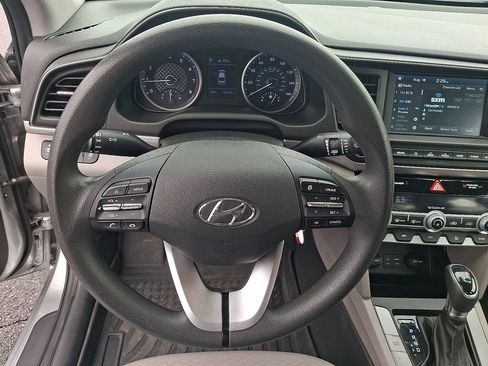 Used 2020 Hyundai Elantra SEL FWD image 16