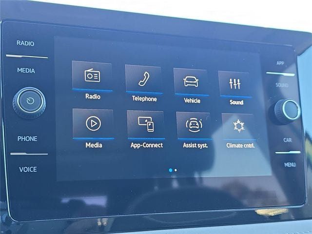 New 2026 Volkswagen Taos SE FWD image 16