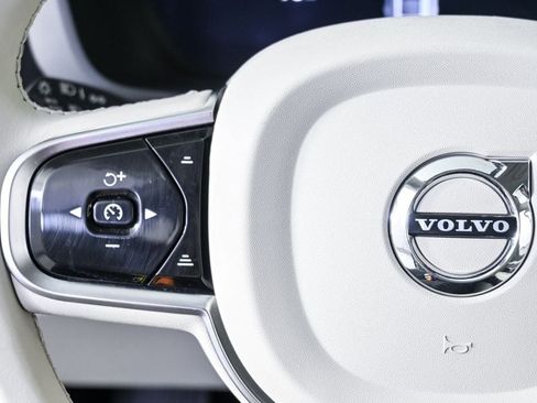 Certified 2023 Volvo XC60 B5 Ultimate w/ Protection Package Premier FWD image 12