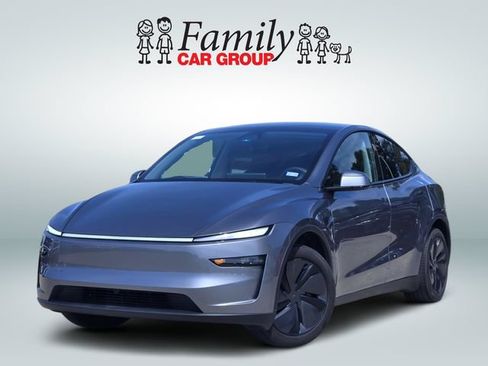 Used 2026 Tesla Model Y Long Range RWD image 1