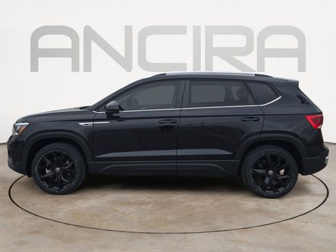 Certified 2022 Volkswagen Taos SE image 7