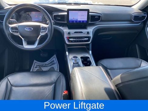 Used 2023 Ford Explorer XLT image 5