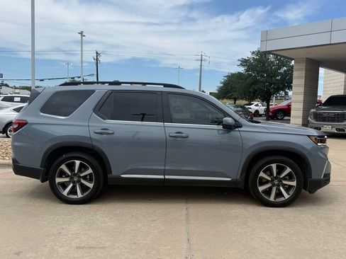 Used 2023 Honda Pilot Elite image 7