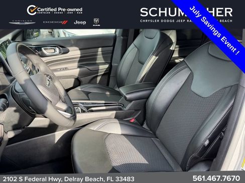 Used 2022 Jeep Compass Latitude FWD image 11