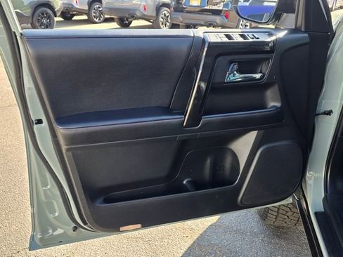 Used 2022 Toyota 4Runner TRD Off-Road Premium AWD/4WD image 24