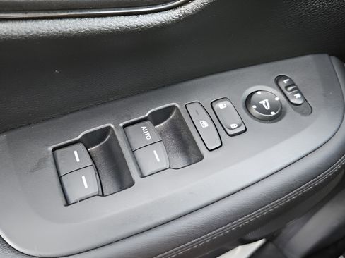 Certified 2023 Honda HR-V LX image 36