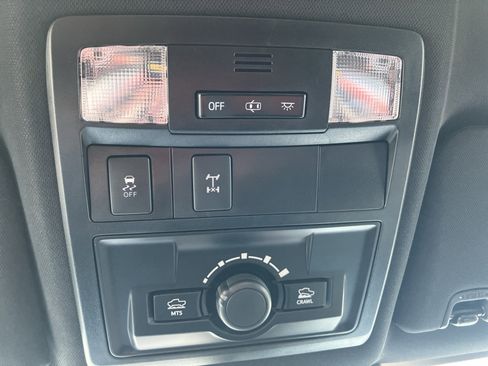 Used 2019 Toyota Tacoma TRD Off-Road w/ Technology Package AWD/4WD image 27