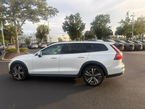 Used 2024 Volvo V60 B5 Cross Country Plus w/ Protection Package Premier AWD/4WD image 15