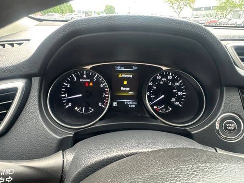Used 2015 Nissan Rogue SV AWD/4WD image 25