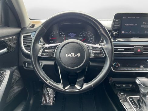 Used 2023 Kia Seltos S FWD image 13