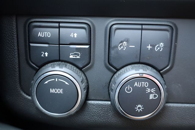 Used 2024 Chevrolet Tahoe LT AWD/4WD image 16