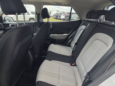 Used 2026 Hyundai Venue SEL FWD image 28