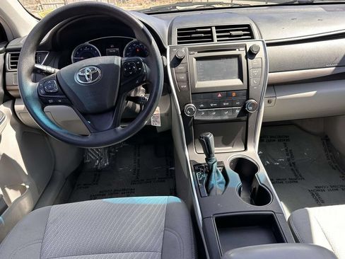 Used 2017 Toyota Camry LE FWD image 14
