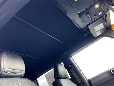 Certified 2022 Ford Bronco Black Diamond image 29