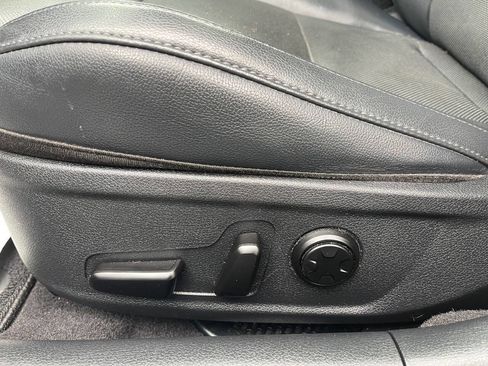 Used 2019 Kia Stinger GT1 image 22