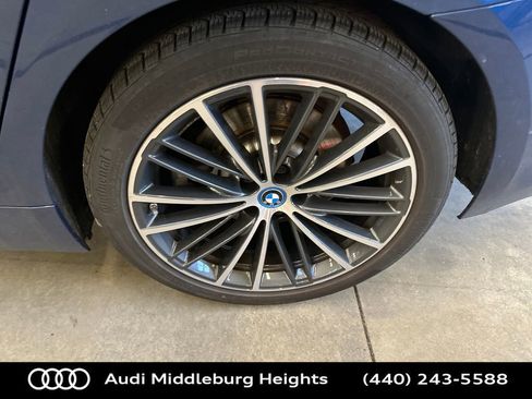 Used 2023 BMW 530e xDrive w/ Luxury Seating Package image 29